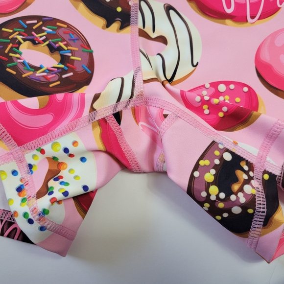 Muscles and Donuts Women’s Size Large Athletic Shorts Pink Donut Print - Picture 4 of 7